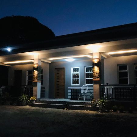 Richville Little Boracay Guest House Calatagan ภายนอก รูปภาพ