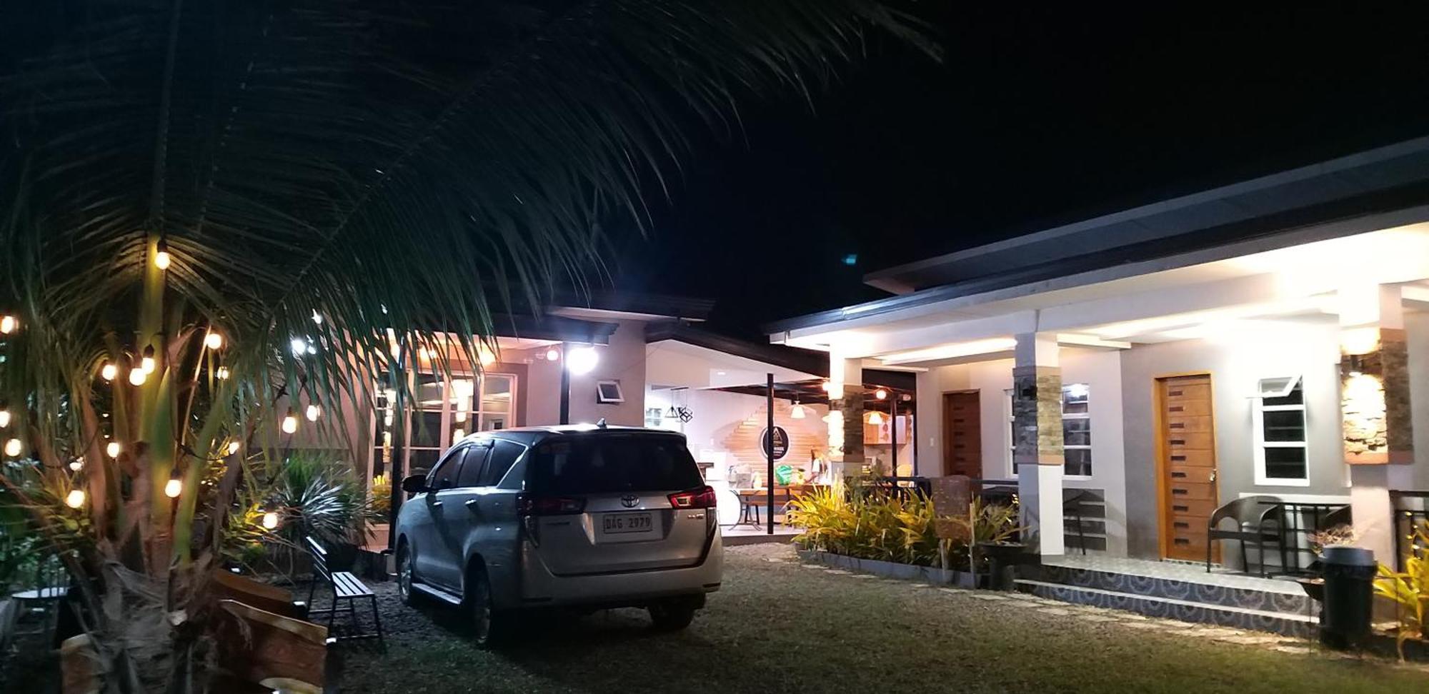 Richville Little Boracay Guest House Calatagan ภายนอก รูปภาพ