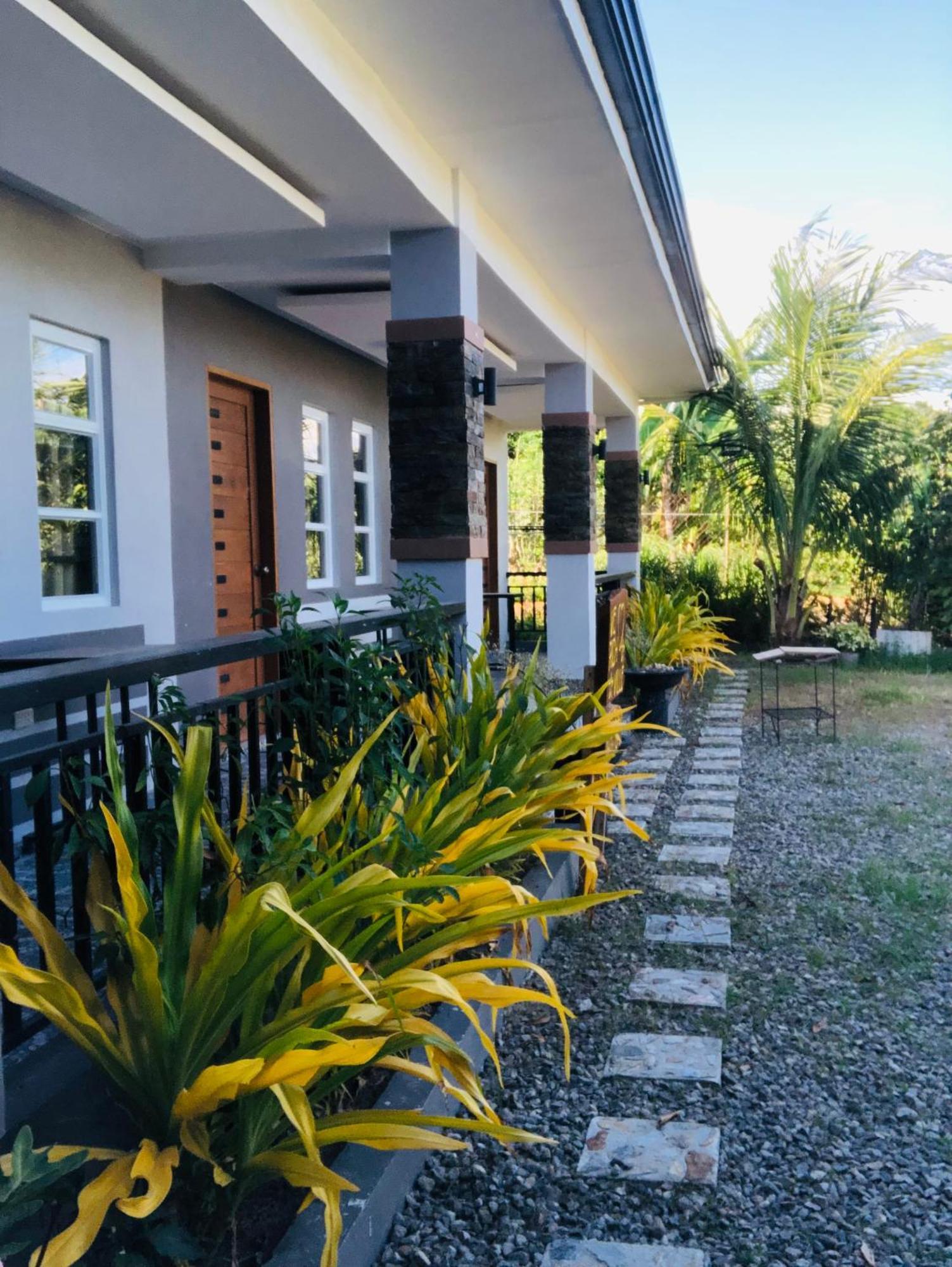 Richville Little Boracay Guest House Calatagan ภายนอก รูปภาพ
